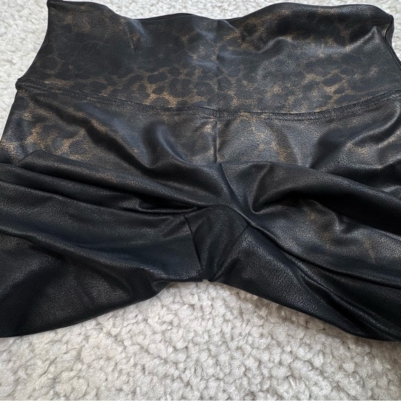 Spanx Faux Leather Leopard Print Black Bike Shorts. Medium FLAW - Picture 6 of 12